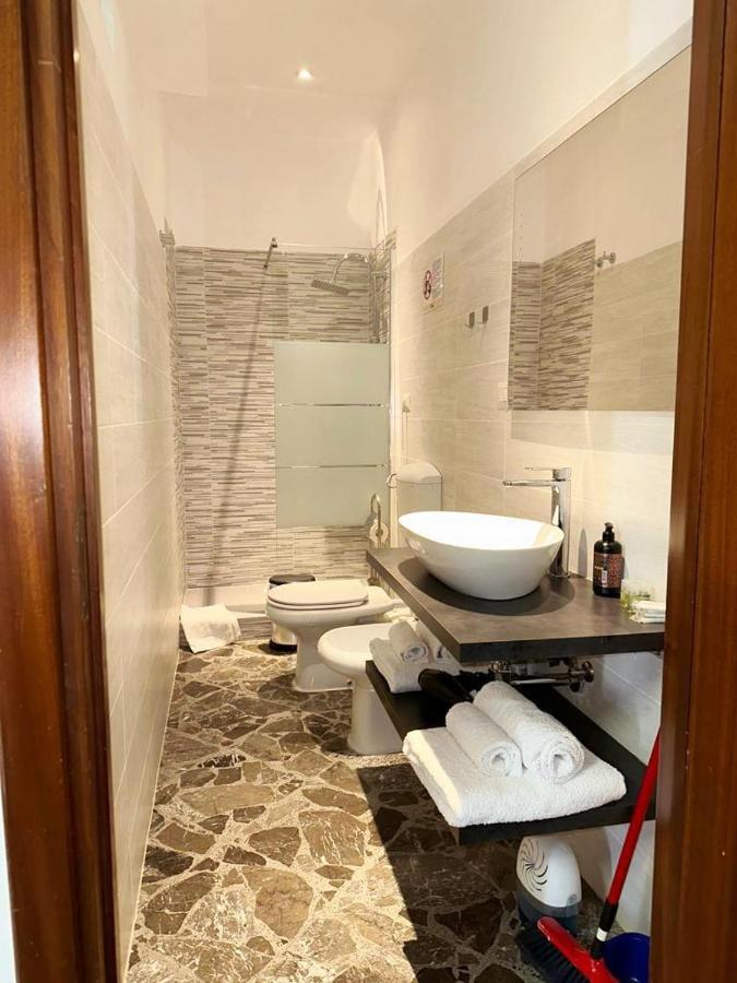 Lb&B Holiday Suite Downtown Bari Zewnętrze zdjęcie